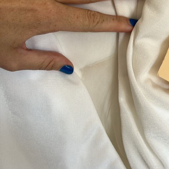 Katie May X Revolve A Cut Above One Shoulder Gown Size Small NWT Ivory - Picture 4 of 7